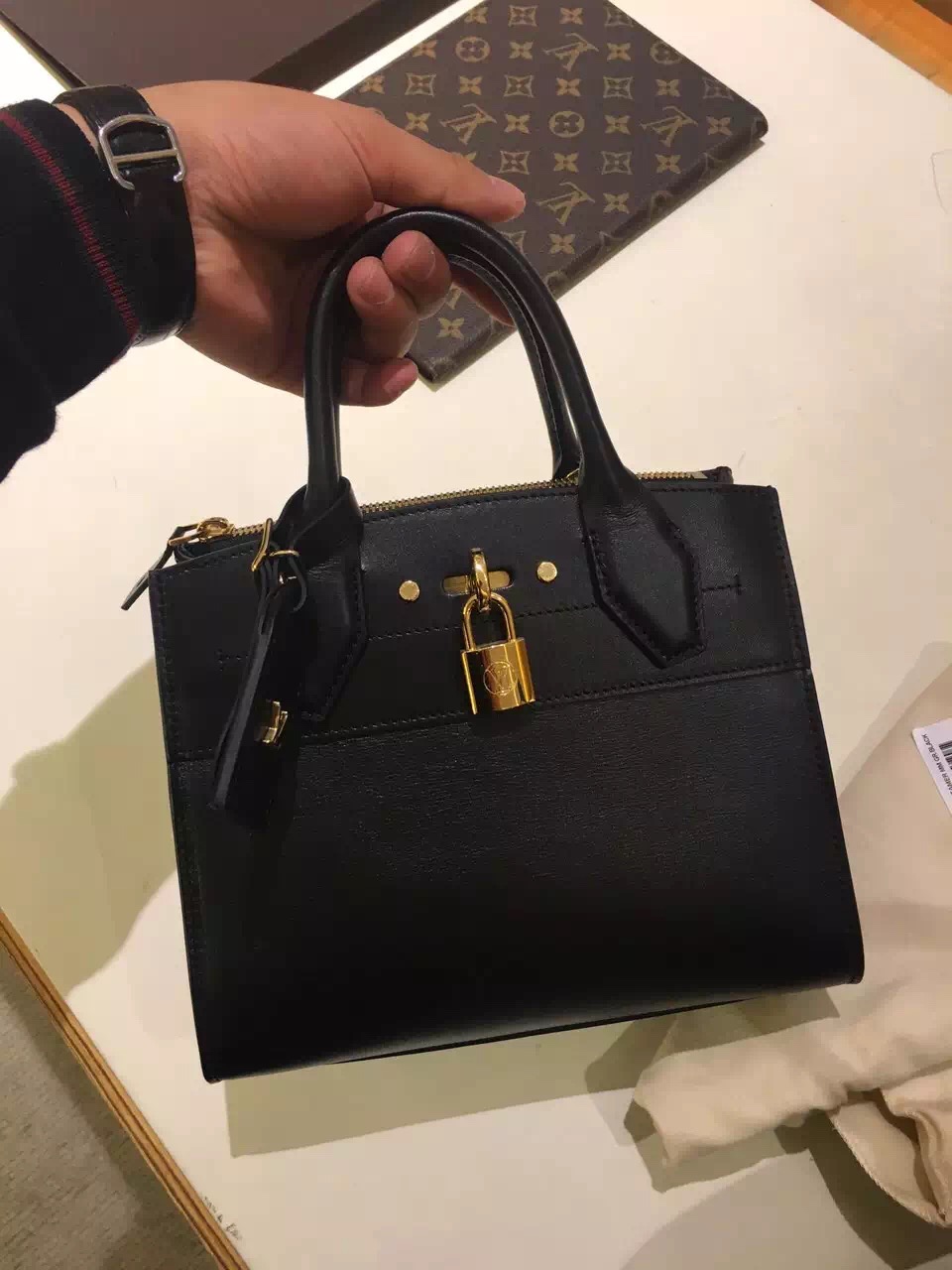 Real Louis Vuitton City Steamer PM Bag M53028 Noir